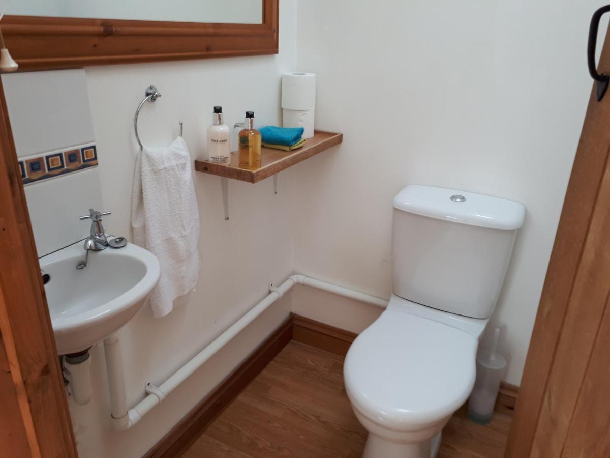 1 Bedroom With A Wonderful View * Stone (Staffordshire)
